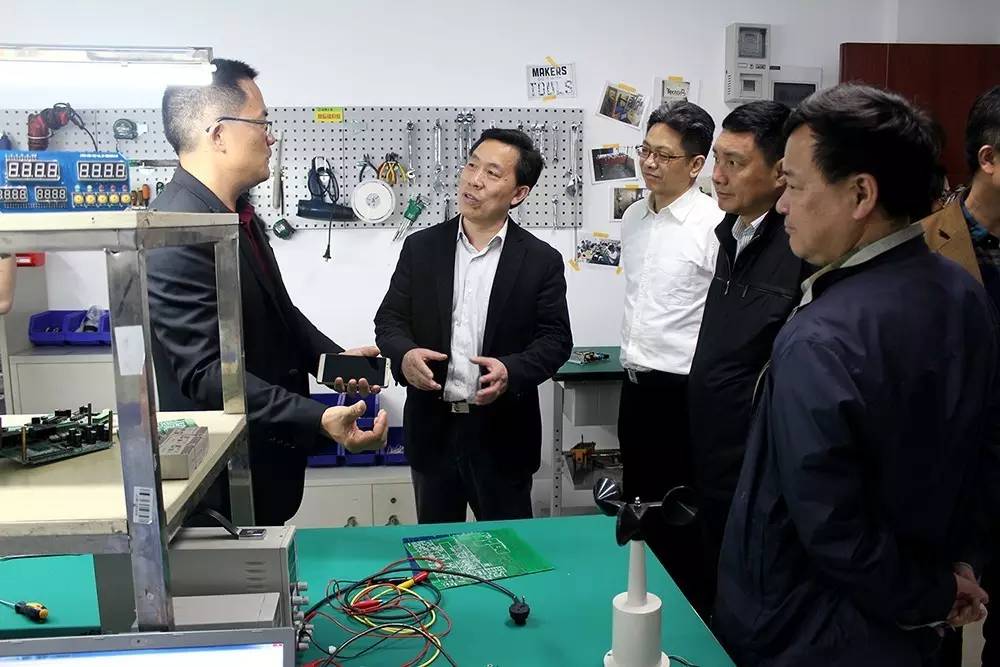 省政協(xié)副主席、科技廳廳長郭躍進蒞臨微特調(diào)研