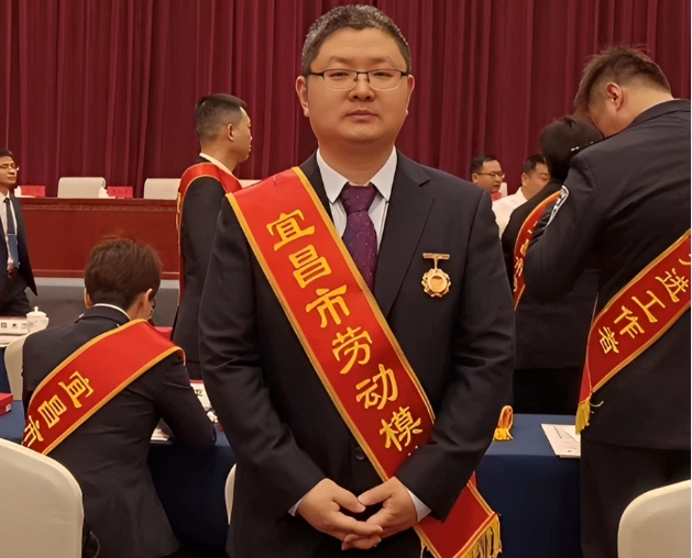 祝賀！微特工程師張艷波榮獲宜昌市“勞動模范”稱號